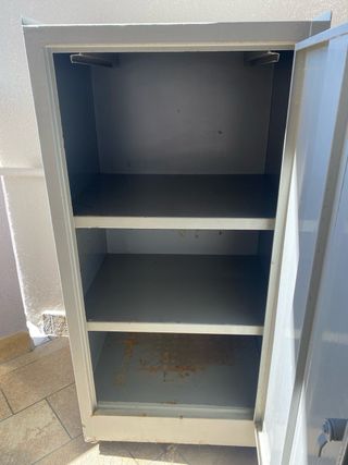 Armadietto in metallo con chiave