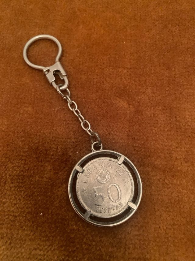 Llavero moneda 50 pesetas