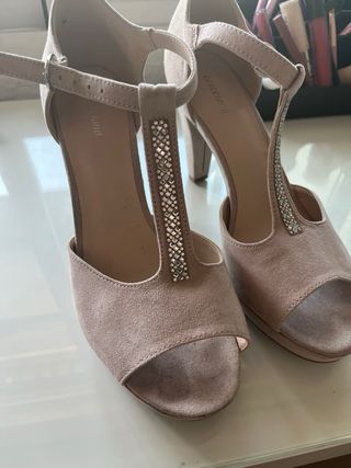 Tacones beige de ante 
