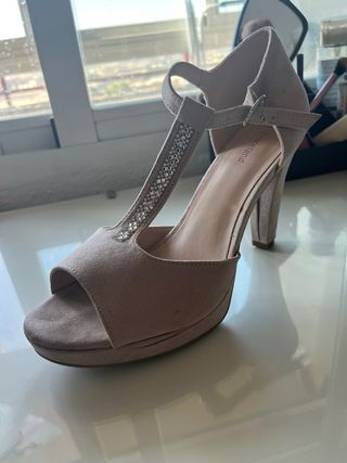 Tacones beige de ante 