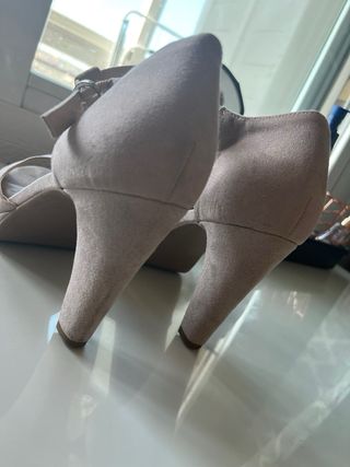 Tacones beige de ante 