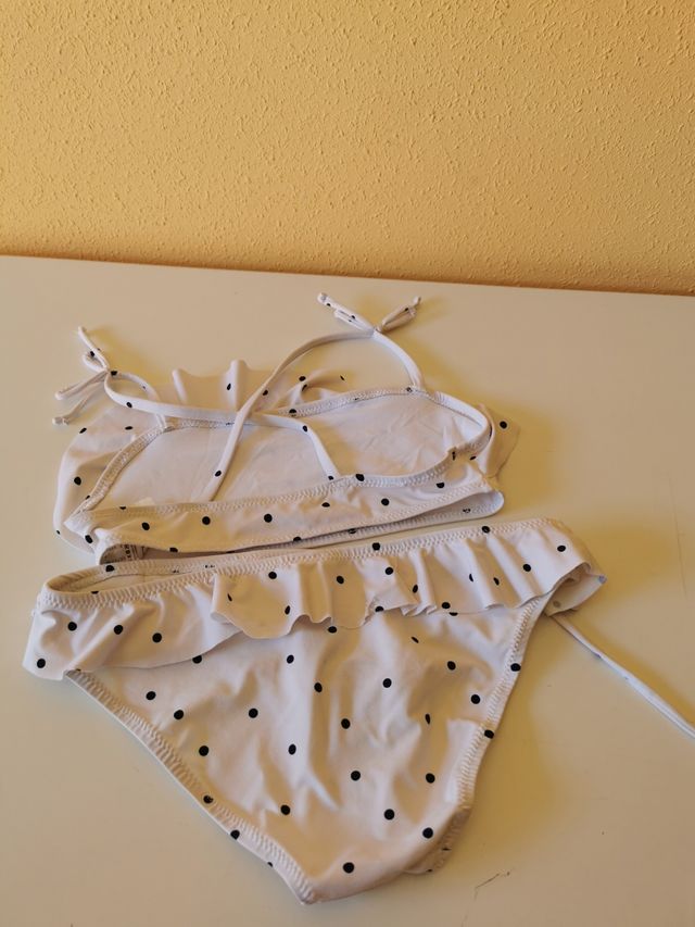 Biquini de niña talla 9-10 años de Unit nuevo.