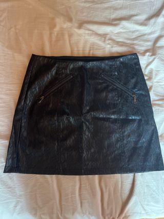 Falda negra encaje