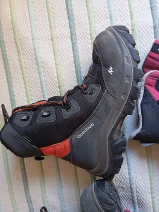 Botas montaña Quechua niña (2 pares)
Talla 32