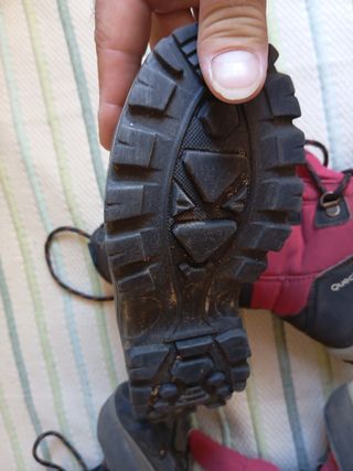 Botas montaña Quechua niña (2 pares)
Talla 32
