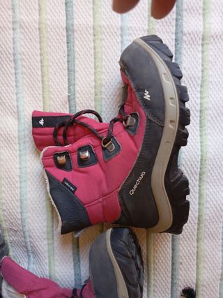 Botas montaña Quechua niña (2 pares)
Talla 32