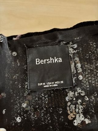 Top Bershka lentejuelas con plumas