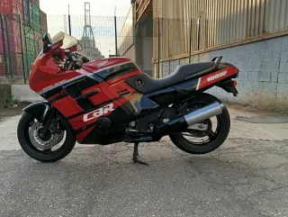 Honda CBR 1000F Super Sport