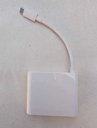 Adaptador USB-C a HDMI/VGA/USB/USB-C