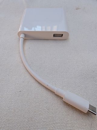 Adaptador USB-C a HDMI/VGA/USB/USB-C