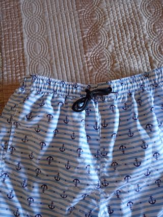 Bañadores rayas azules y blancas