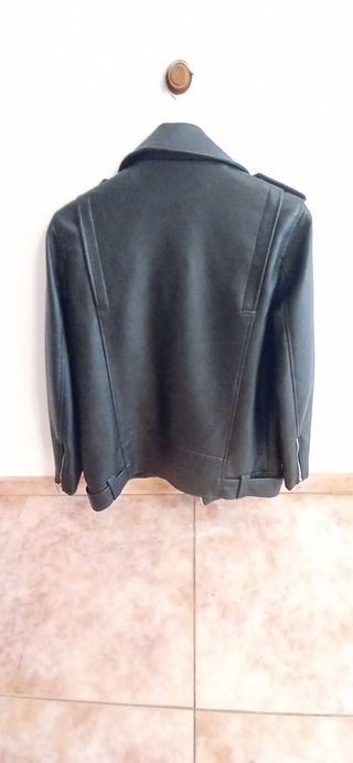 Cazadora negra Pull&Bear