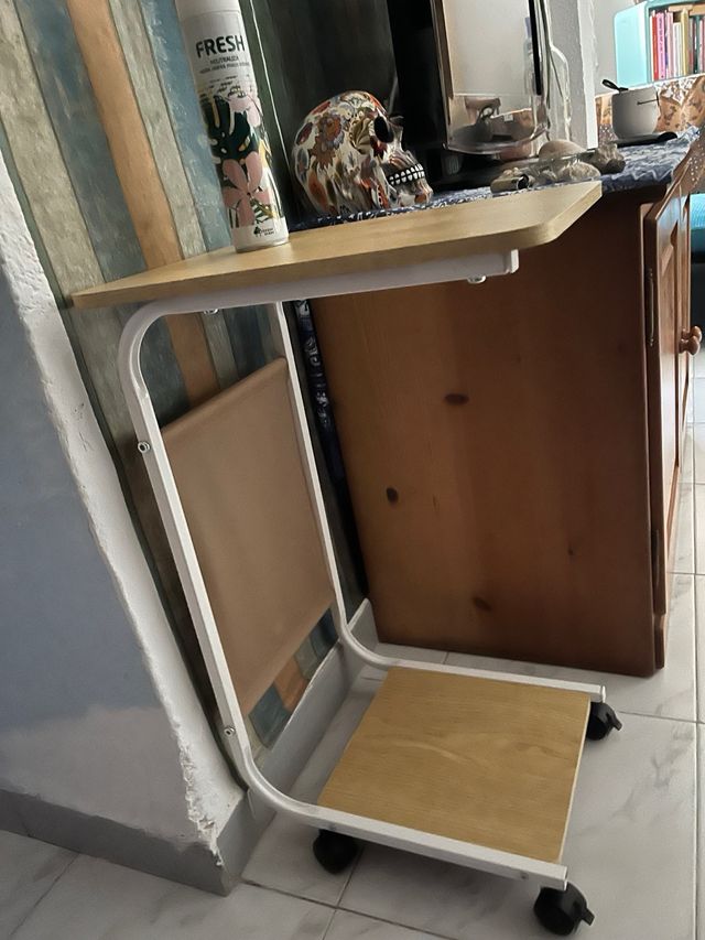 Mesa auxiliar móvil - Madera y metal