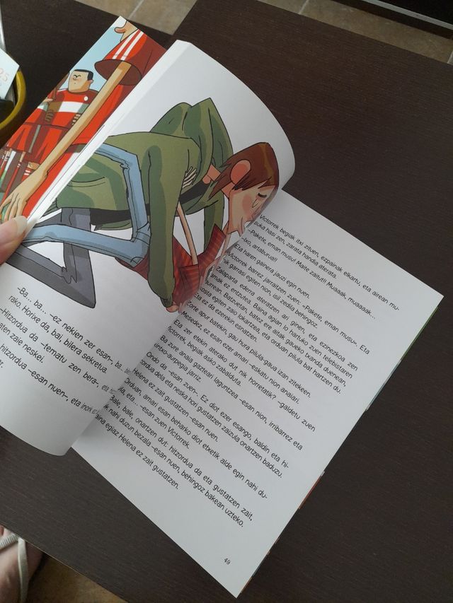 Futboleroak 1: Lokartutako arbitroen misterioa ...