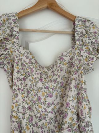 Vestido Zara mini floral. Sin estrenar.