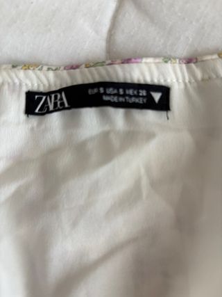 Vestido Zara mini floral. Sin estrenar.
