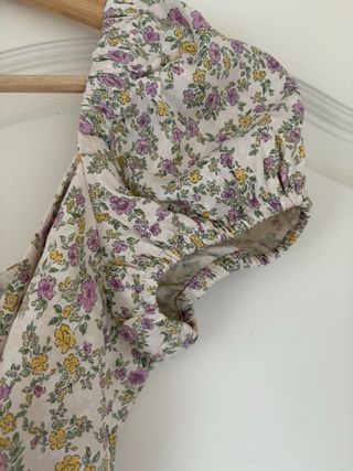 Vestido Zara mini floral. Sin estrenar.