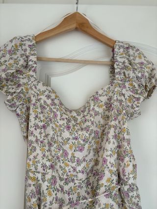 Vestido Zara mini floral. Sin estrenar.