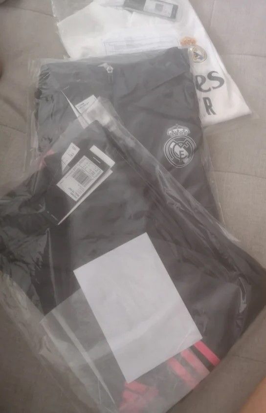 Chándal y camiseta Real Madrid Adidas M