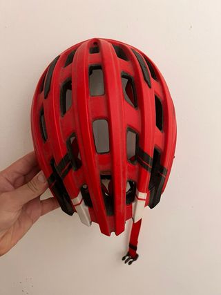 Casco bici Specialized rojo para mujer o niño. 