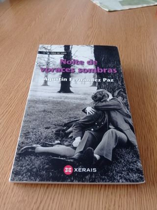 Noite de voraces sombras (Galician Edition)