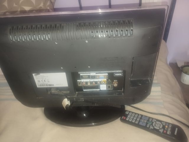 Televisore LED marca Samsung modello le 19d 450 g1