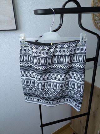 Falda Stradivarius 