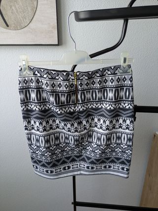 Falda Stradivarius 