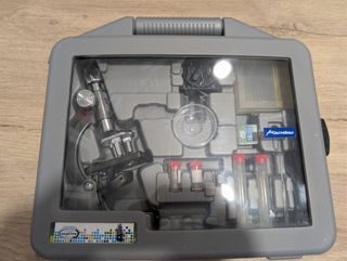 Microscopio Carrefour Explorer