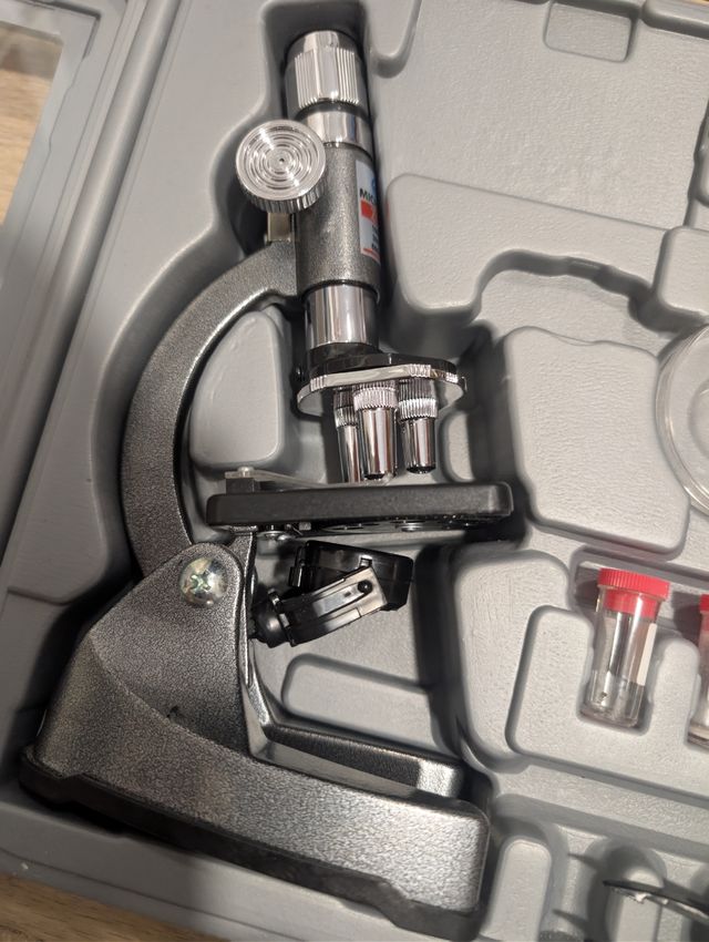 Microscopio Carrefour Explorer