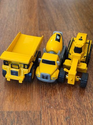 Lote Minis CAT: Excavadora, Camión y Hormigonera