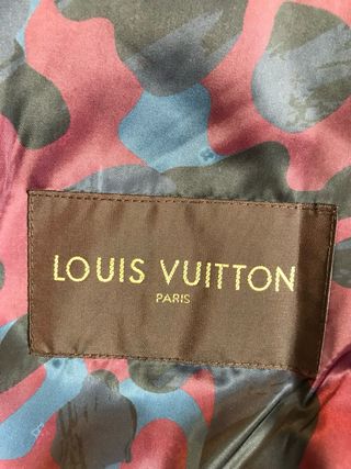 Giacca Louis Vuitton mimetica urbana con cappuccio