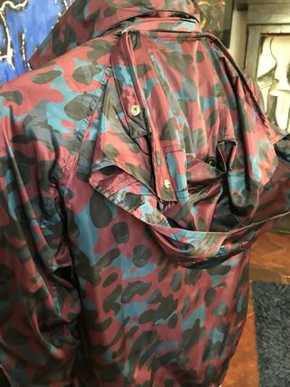Giacca Louis Vuitton mimetica urbana con cappuccio