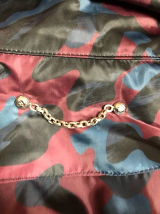 Giacca Louis Vuitton mimetica urbana con cappuccio