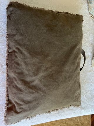 Cojines Zara Home marrón