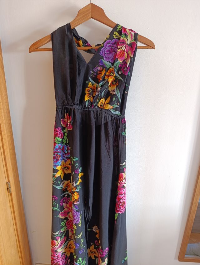 Vestido Dolores Promesas largo flores