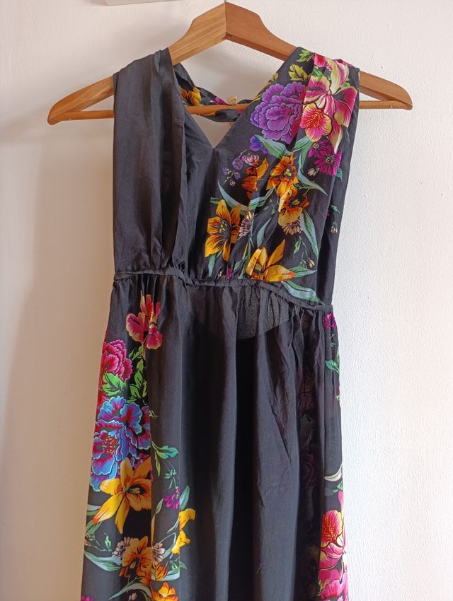 Vestido Dolores Promesas largo flores