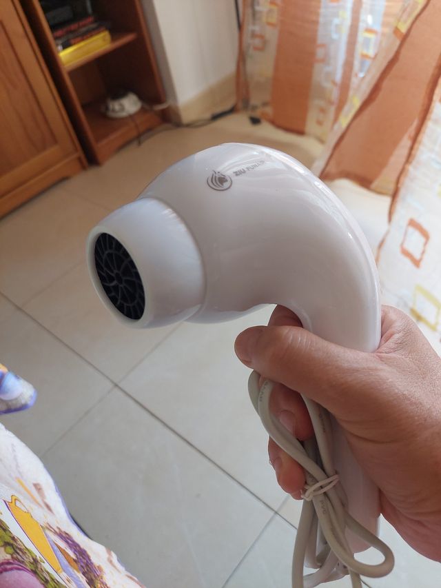 Secador Ziu Funair 800W - Pequeño y ligero