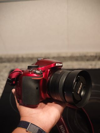 Nikon D5200 edición especial- rojo vino