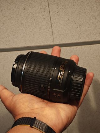 Nikon D5200 edición especial- rojo vino