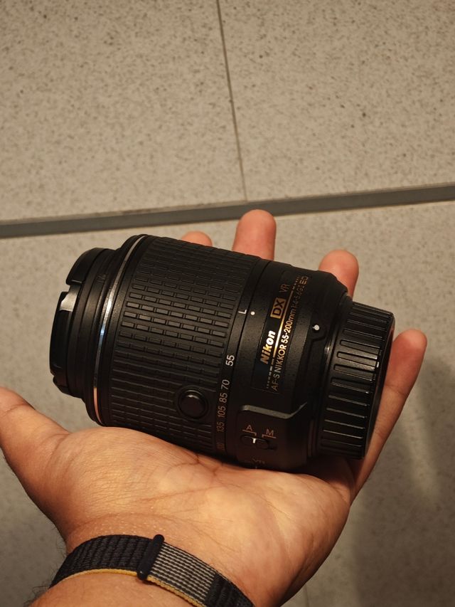 Nikon D5200 edición especial- rojo vino