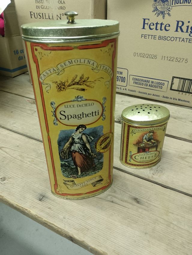 Porta spaghetti con porta formaggio vintage