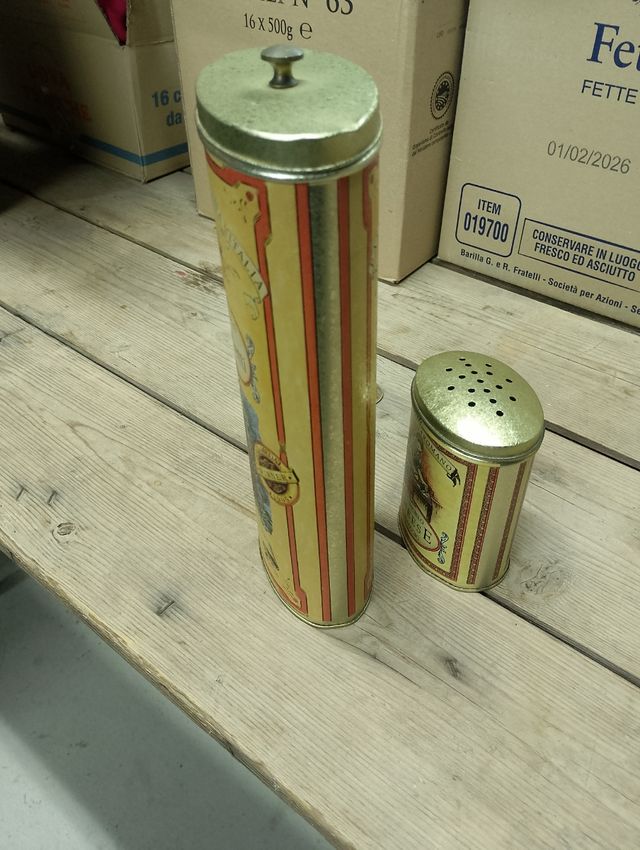 Porta spaghetti con porta formaggio vintage