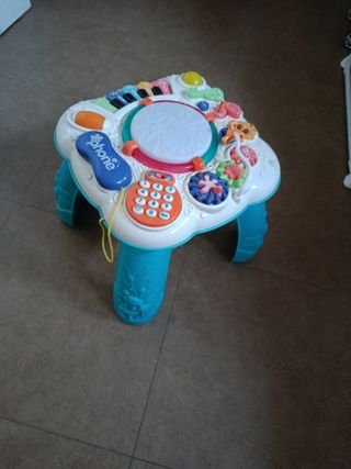 Mesa actividades bebé