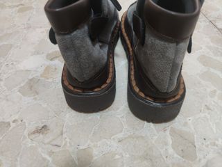 ZAPATOS DE MUJER. CON VELCRO 