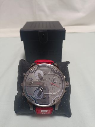 LIQUIDACIÓN Reloj Diesel Correa Roja