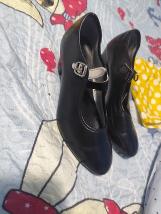 Tacones negros baile
