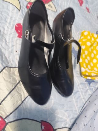 Tacones negros baile