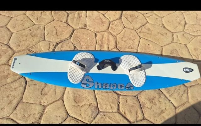 Equipo kitesurf: Tabla,cometa y traje de neopreno