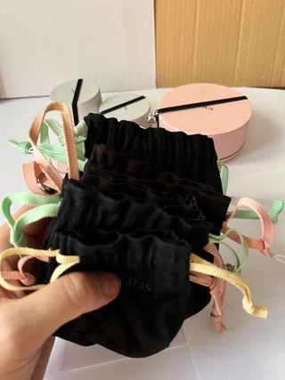 4 Cajas Tous y 7 sacos o saquitos Tous con extras